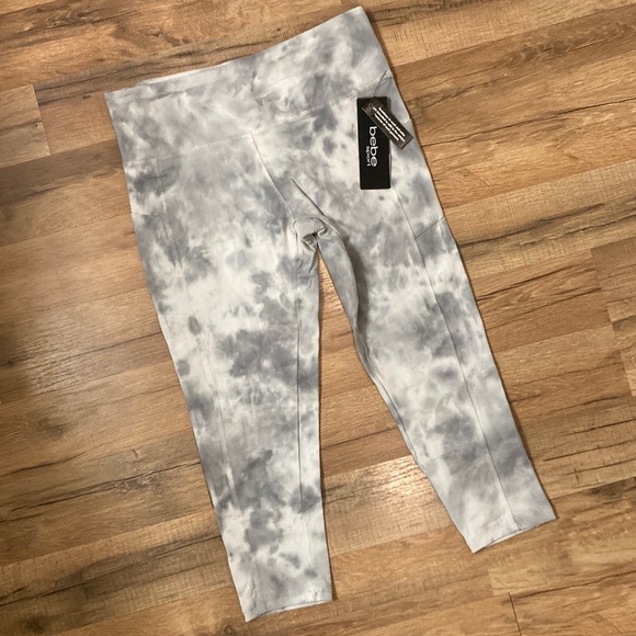 BeBe Sport | NWT Women’s Light Gray Tie Dye Cropped Leggings - Picture 2 of 6